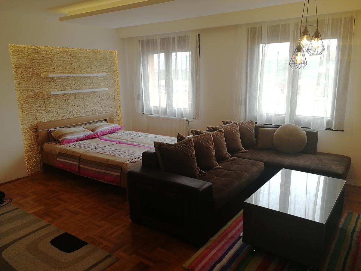 Apartment Aleksija Ni Kültér fotó